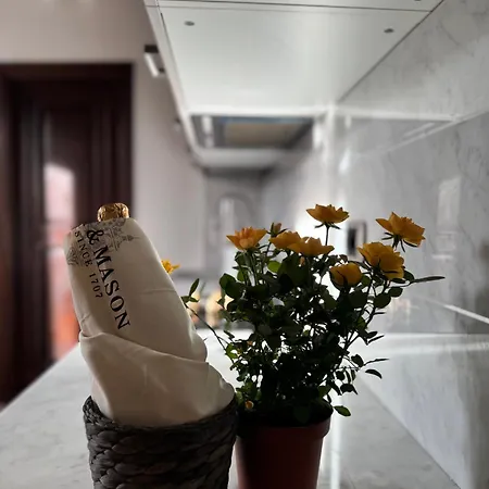 Labanca's Luxury Navona